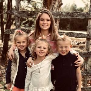 Meet your Posher, Jessica